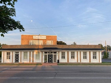 Howe-Peterson Funeral Home & Cremation Services - Lincoln Park