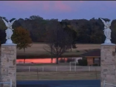 Azle & Lake Worth Funeral Home & Cemetery